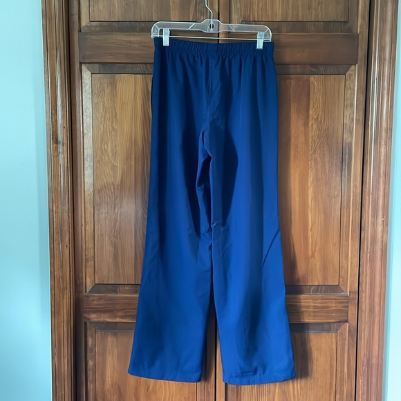 Under Armour Windbreaker - Picture 2 of 4